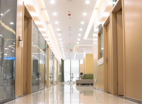 成都何氏眼科走廊