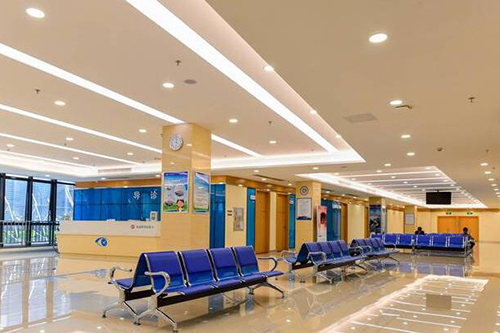 佛山华厦眼科医院：低至9800元解决近视问题