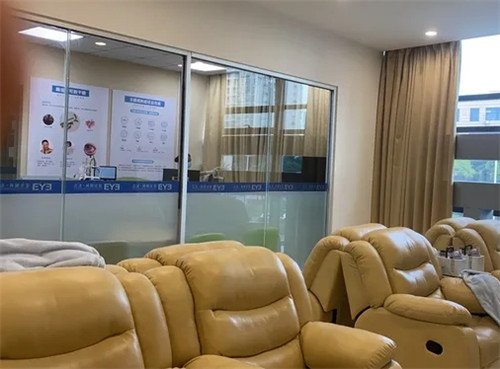 东莞爱尔眼科医院等待区