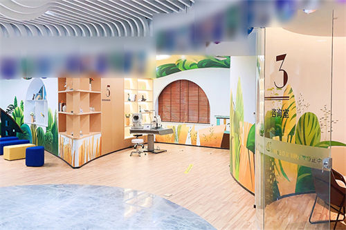 福建南平建瓯亮睛眼科医院：6000 - 15000 元角膜塑形镜解决近视难题