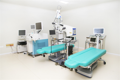 乌鲁木齐爱尔阿迪娅眼科器材室