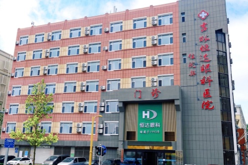 恒达眼科医院：手术治疗双眼5万元，中度斜视手术7999元起，重度斜视手术6586元起