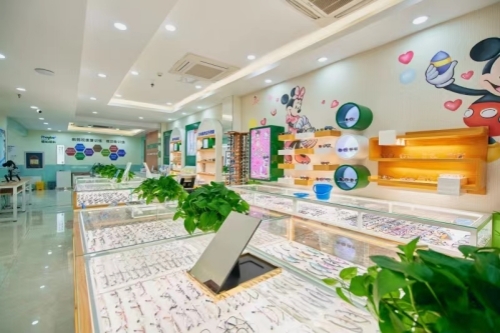 青岛福柏眼科医院验配室