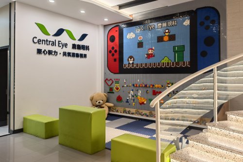 青岛鹿晰眼科：全飞秒14800元，半飞秒10800元，全激光9800元