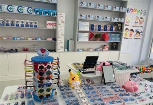 威海中康铭熙眼科有限公司：角膜塑形镜5000~8000元，功能性眼镜1000~3000元