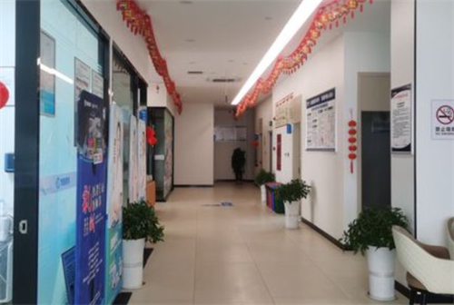 四川巴中博雅眼科医院：全飞秒15800元，白内障500 - 2000元（医保后），干眼117元